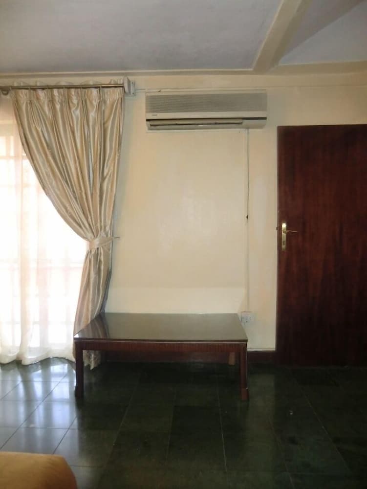 Fang Fang Hotel 9/50