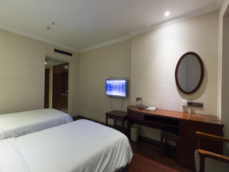 GreenTree Inn Jiangxi Yingtan Railway Station Square Business Hotel 28/58