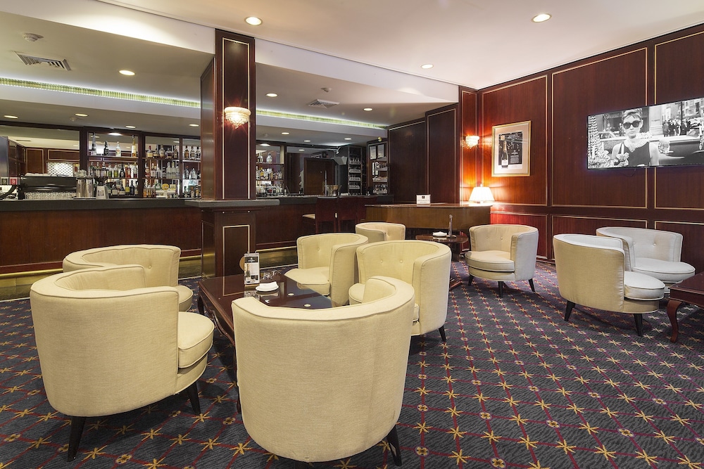 Royal on the Park Hotel and Suites 44/57