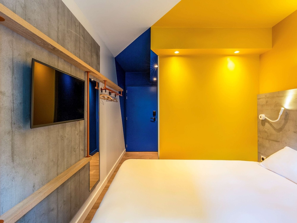 Ibis Budget Paris Clichy Mairie 13/65