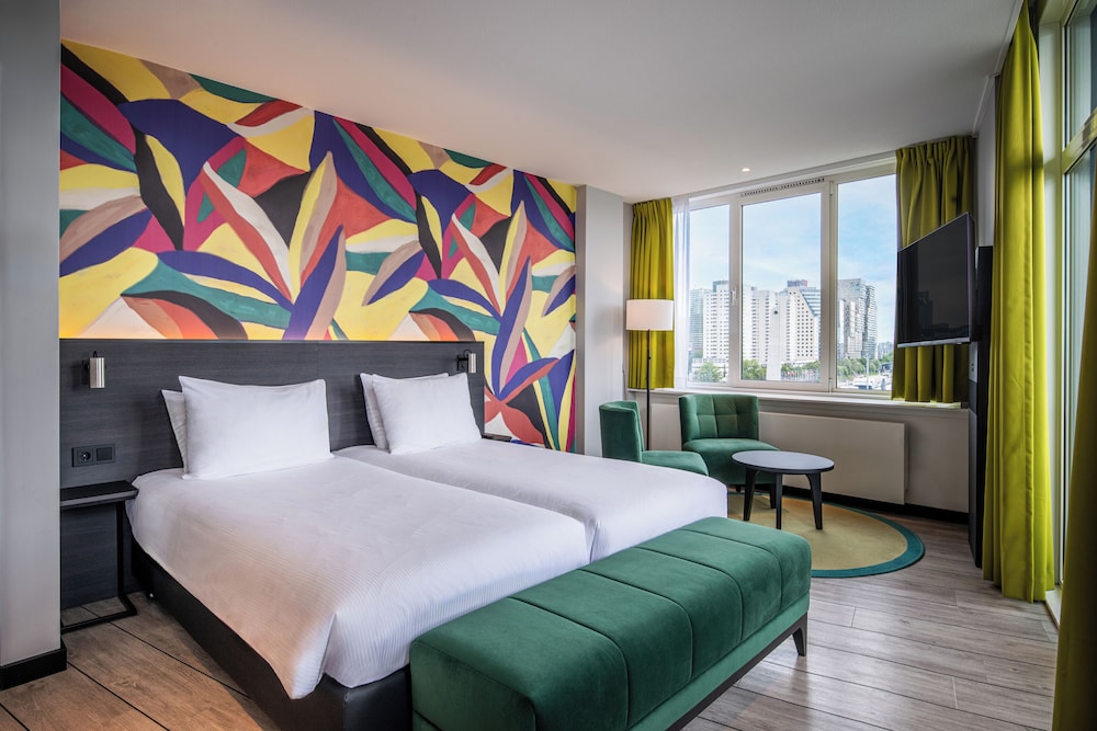 Superior, Double Bed, Balcony 2/7