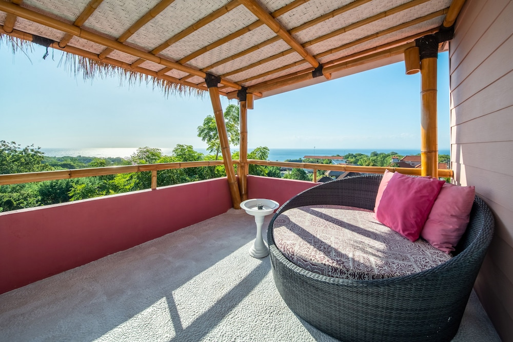 PinkCoco Uluwatu - Constant Surprises & for Cool Adults Only 29/50
