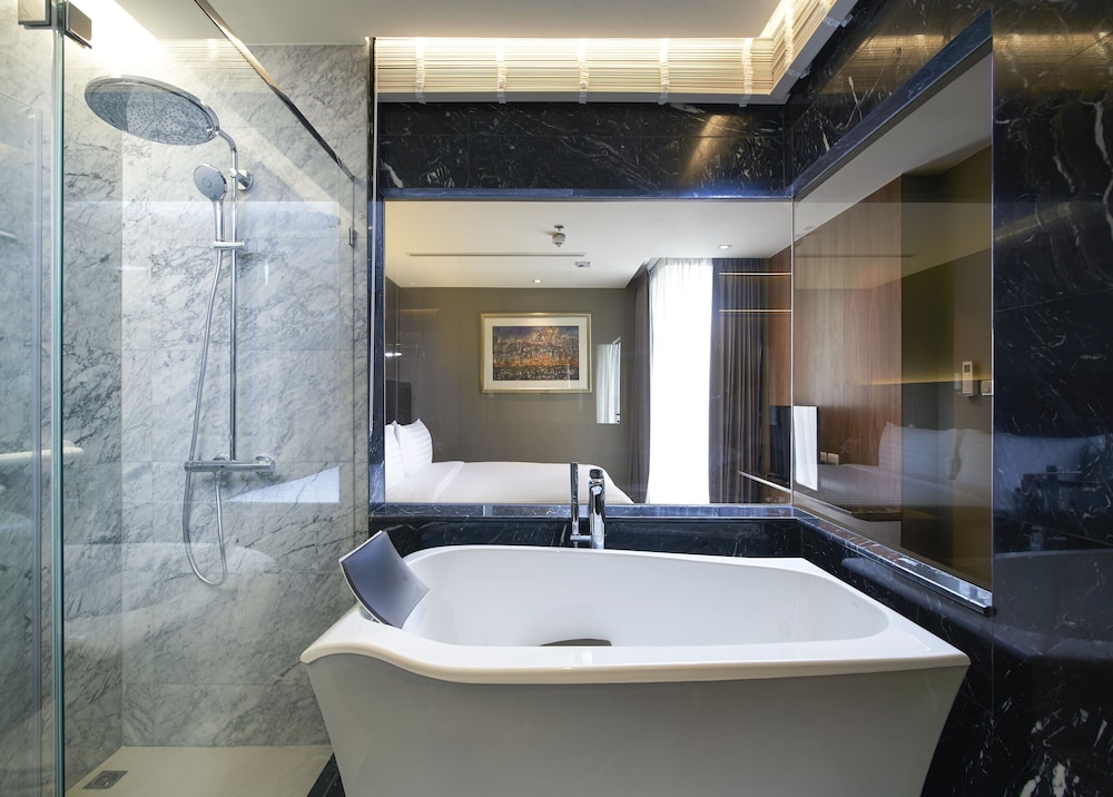 Amp Am House Hotel 42/46