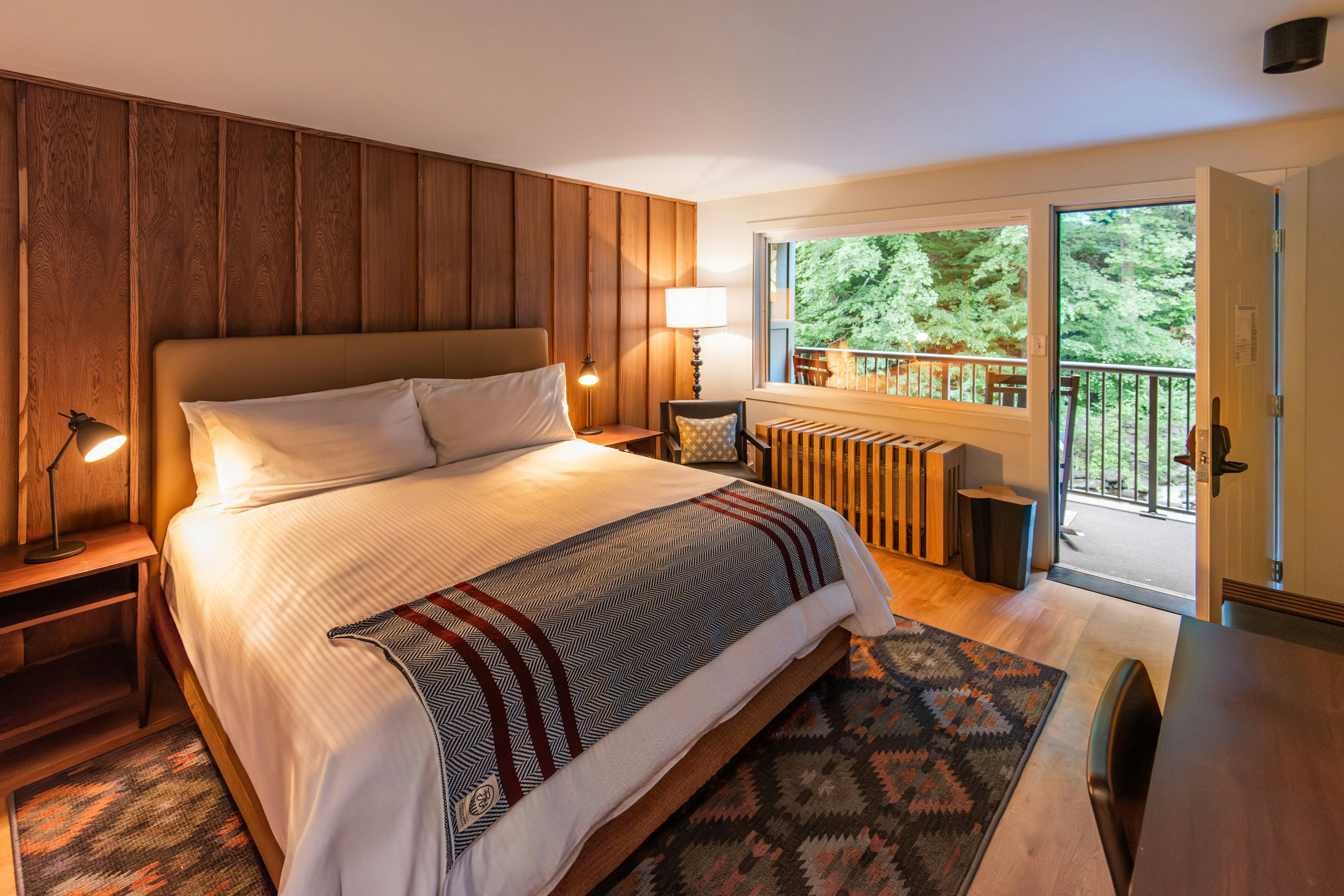 Historic Rocky Waters Inn, A Small Luxury Hotel 8/55