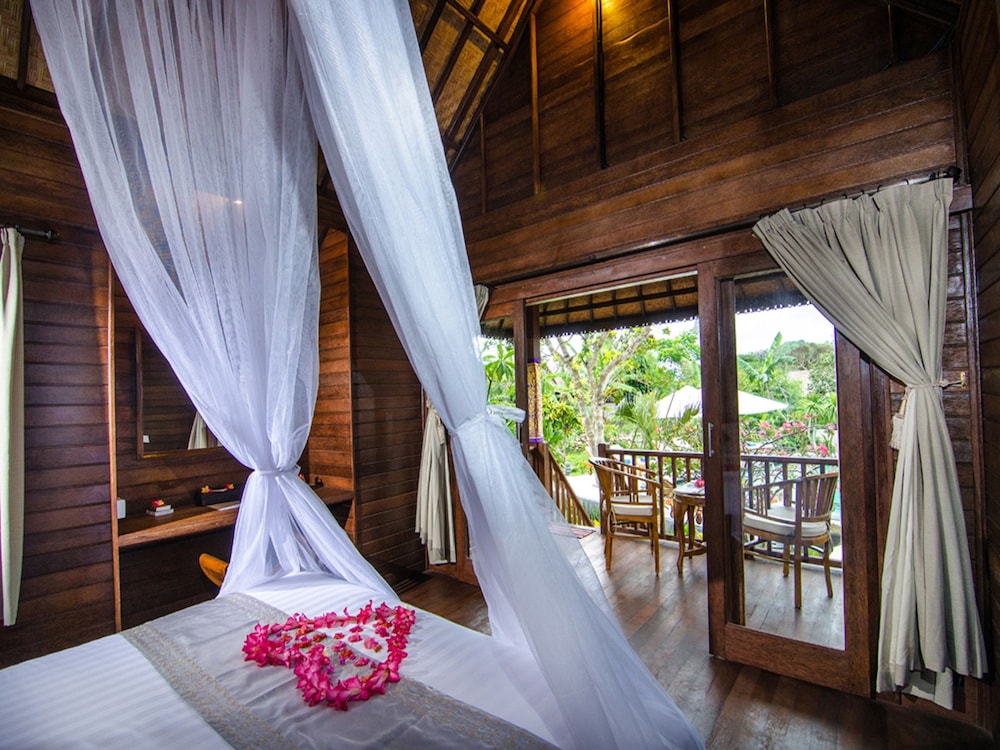 Cassava Bungalow 10/37