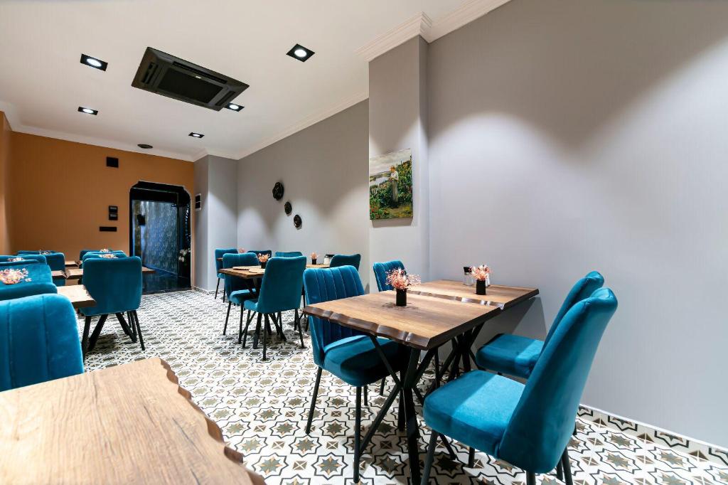 SOLO HOTEL 38/49