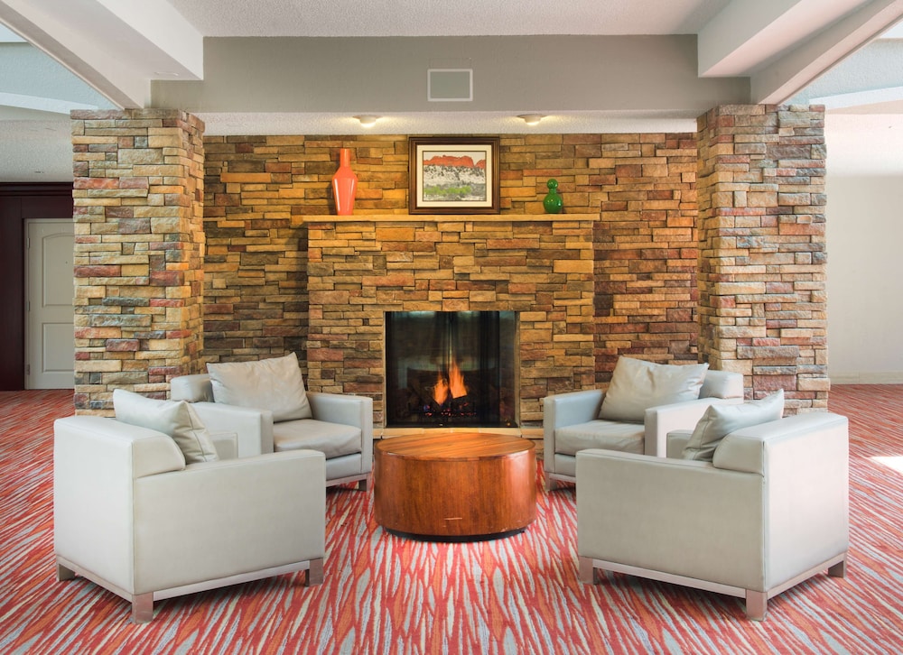 Embassy Suite Hotel Colorado Springs 33/68