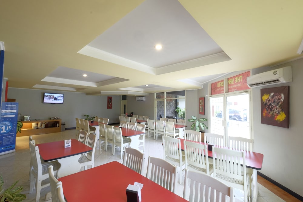 The Yani Hotel 42/57