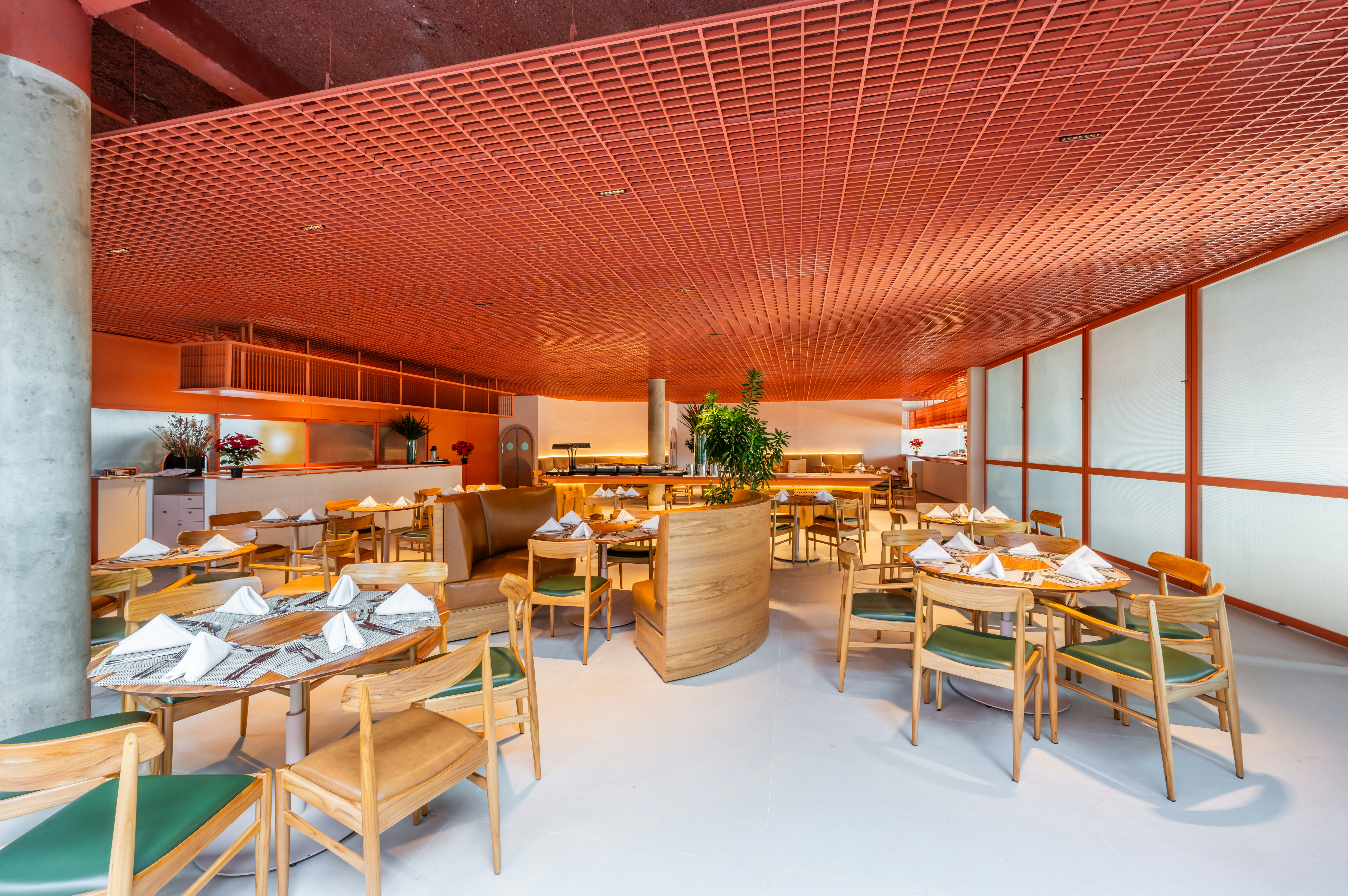 Almenat Embu das Artes, Tapestry Collection by Hilton 29/31