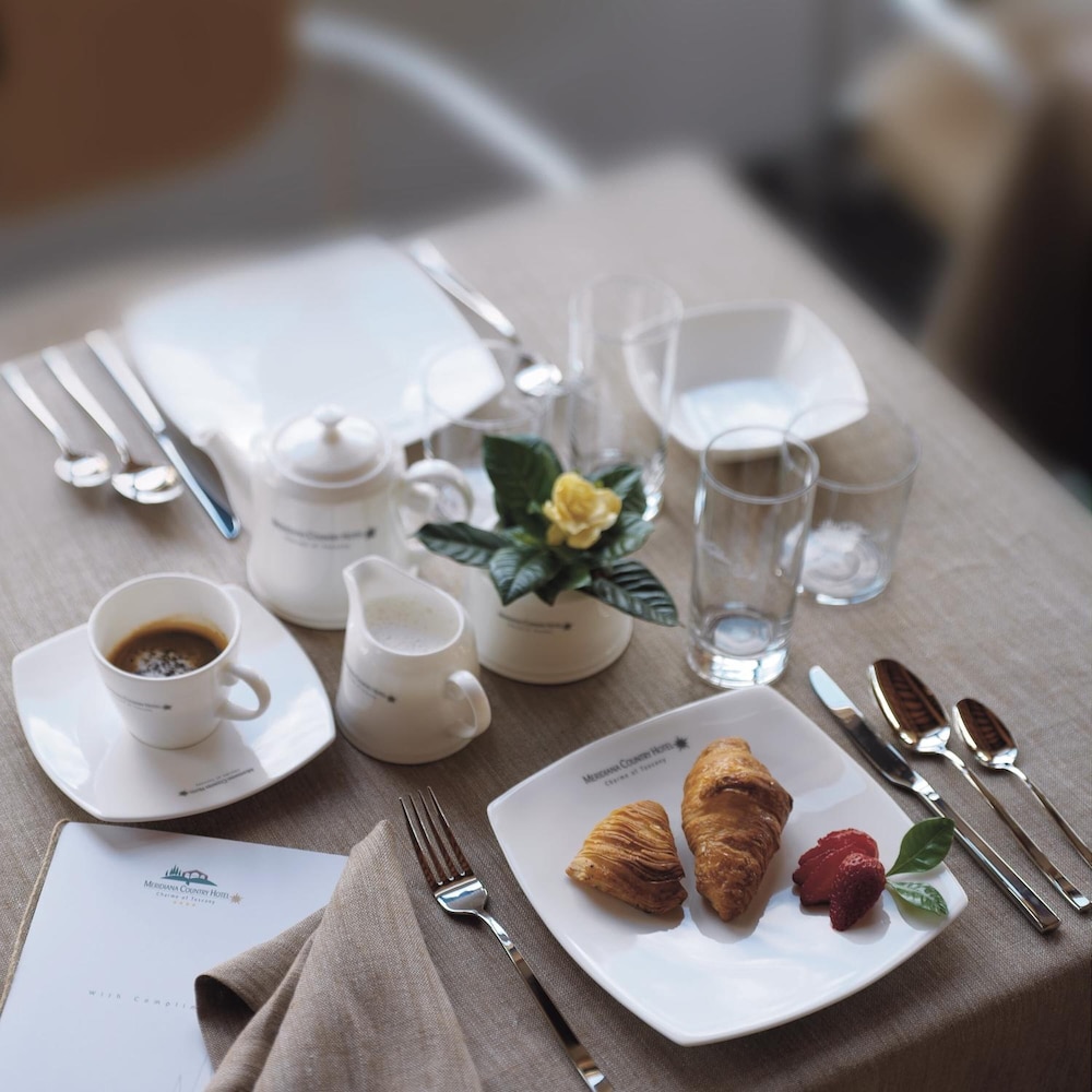 MERIDIANA COUNTRY HOTEL 25/41