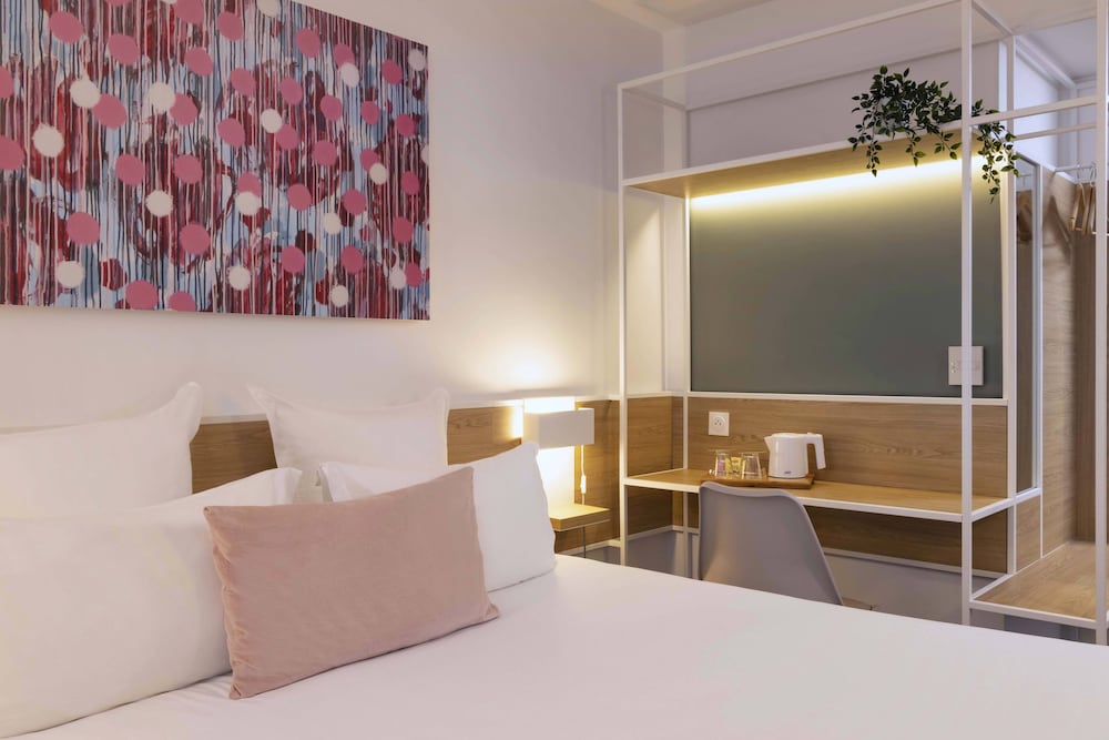 Hotel Paris Louis Blanc - Gare du Nord, Paris 10 31/67