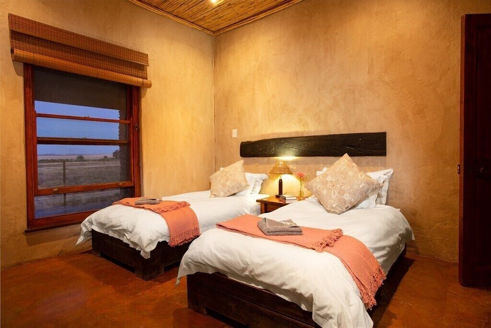 Gannabos Guest House 8/50