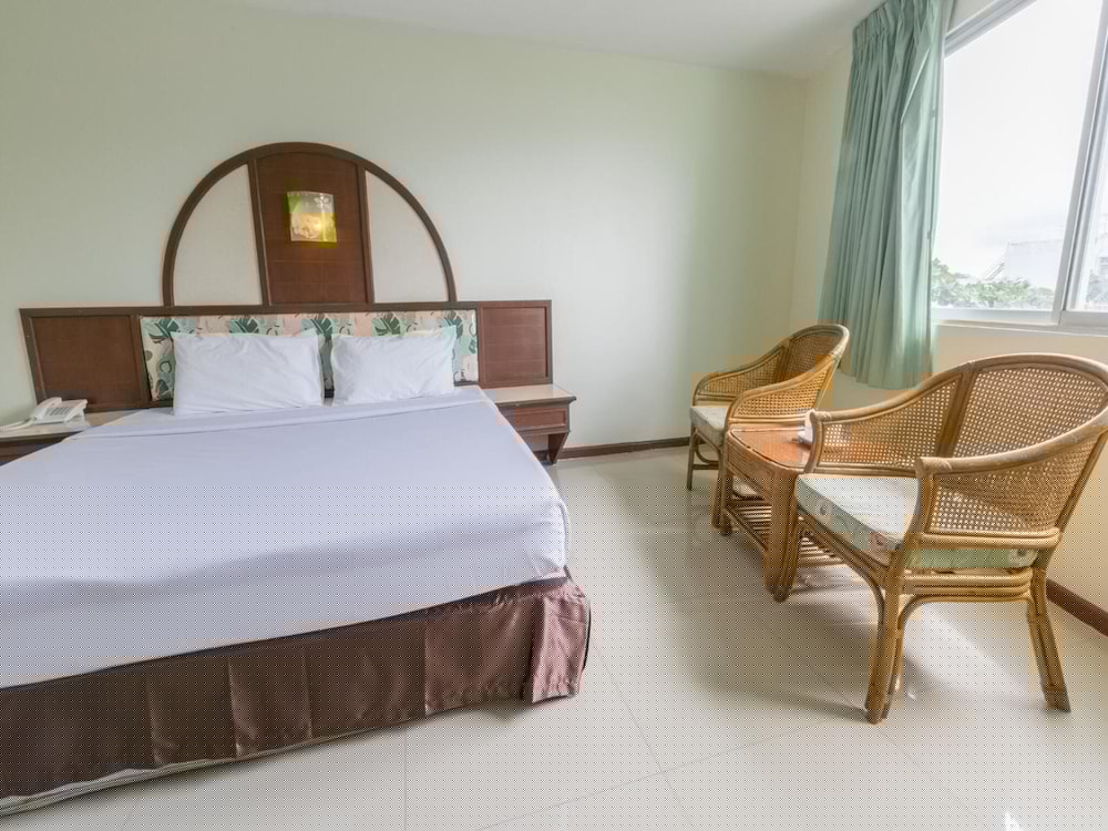 Lake Inn Hotel 33/55
