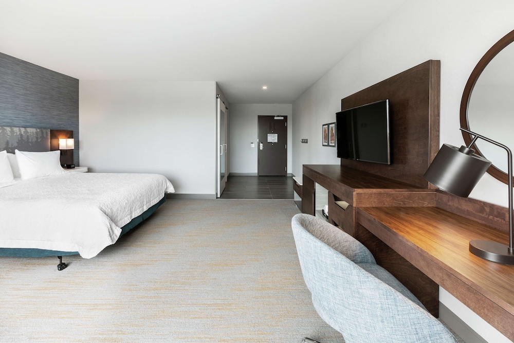 ROOM, KING BED, SOFA