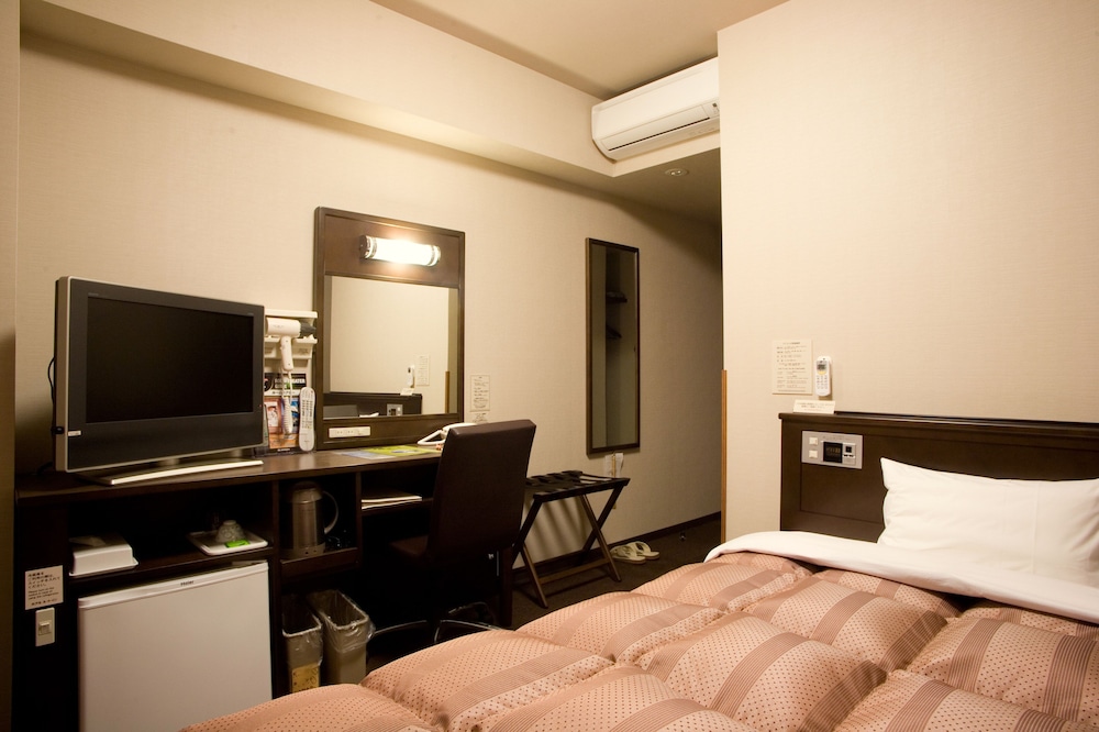 Hotel Route-Inn Hofu Ekimae 17/42