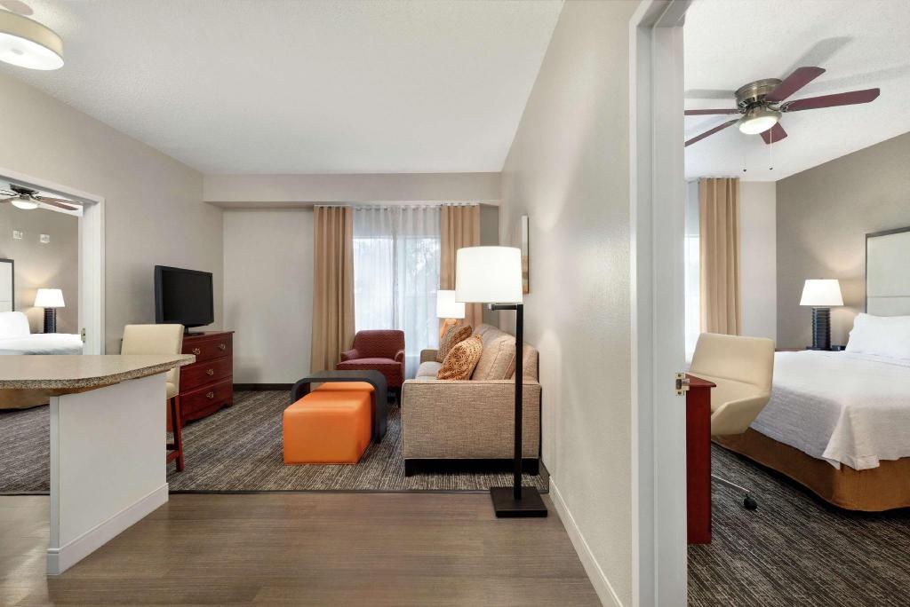 2 BEDROOMS, SUITE, 2 KING BEDS, 2 BATHROOMS, ACCESSIBLE
