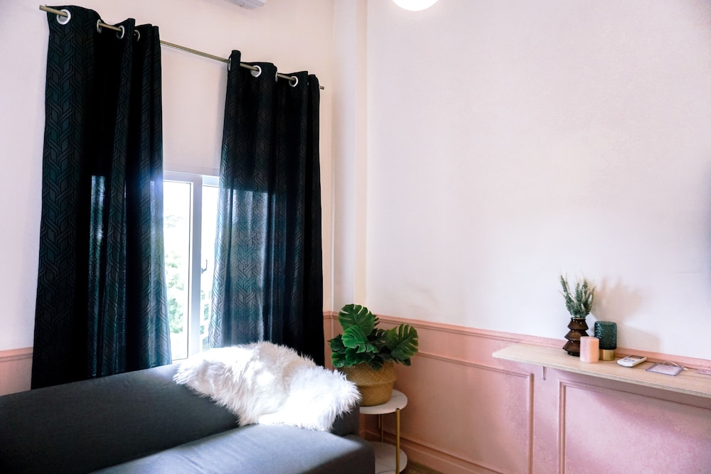 Isara Boutique Hotel and Cafe 8/66