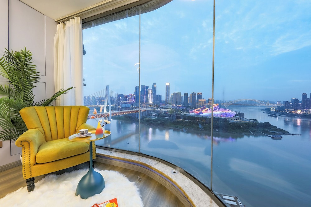 Baihong Riverview Drone Show Apartment 21/50