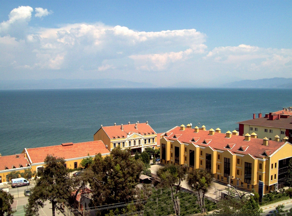 Montania Town Hotel Mudanya 32/36