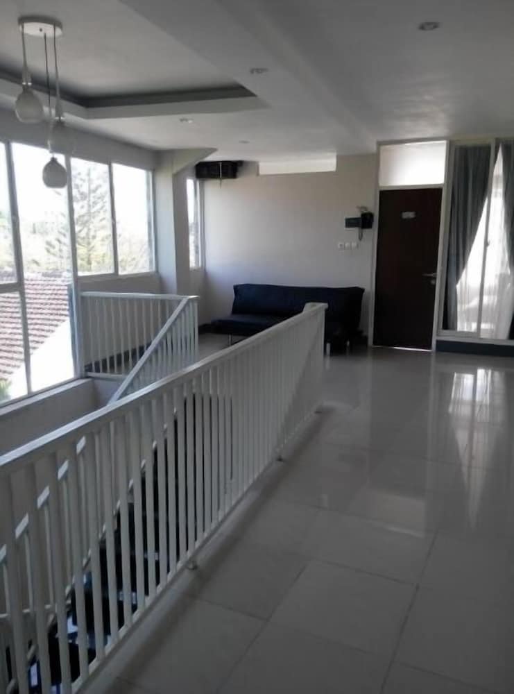 De Wahyu Hotel 6/25