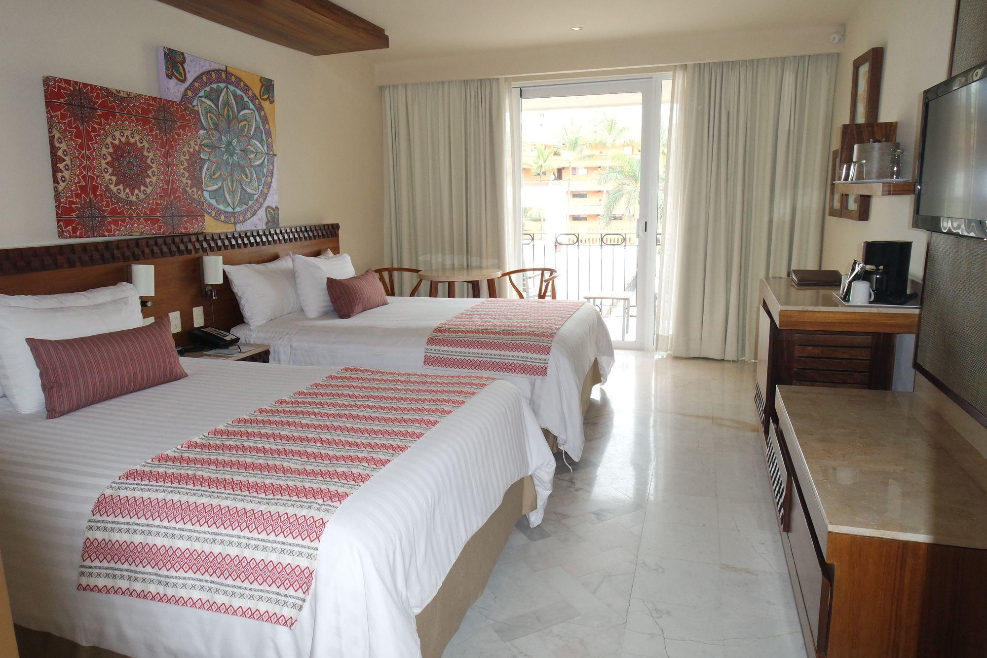 Deluxe, 2 Double Beds, Tropical View