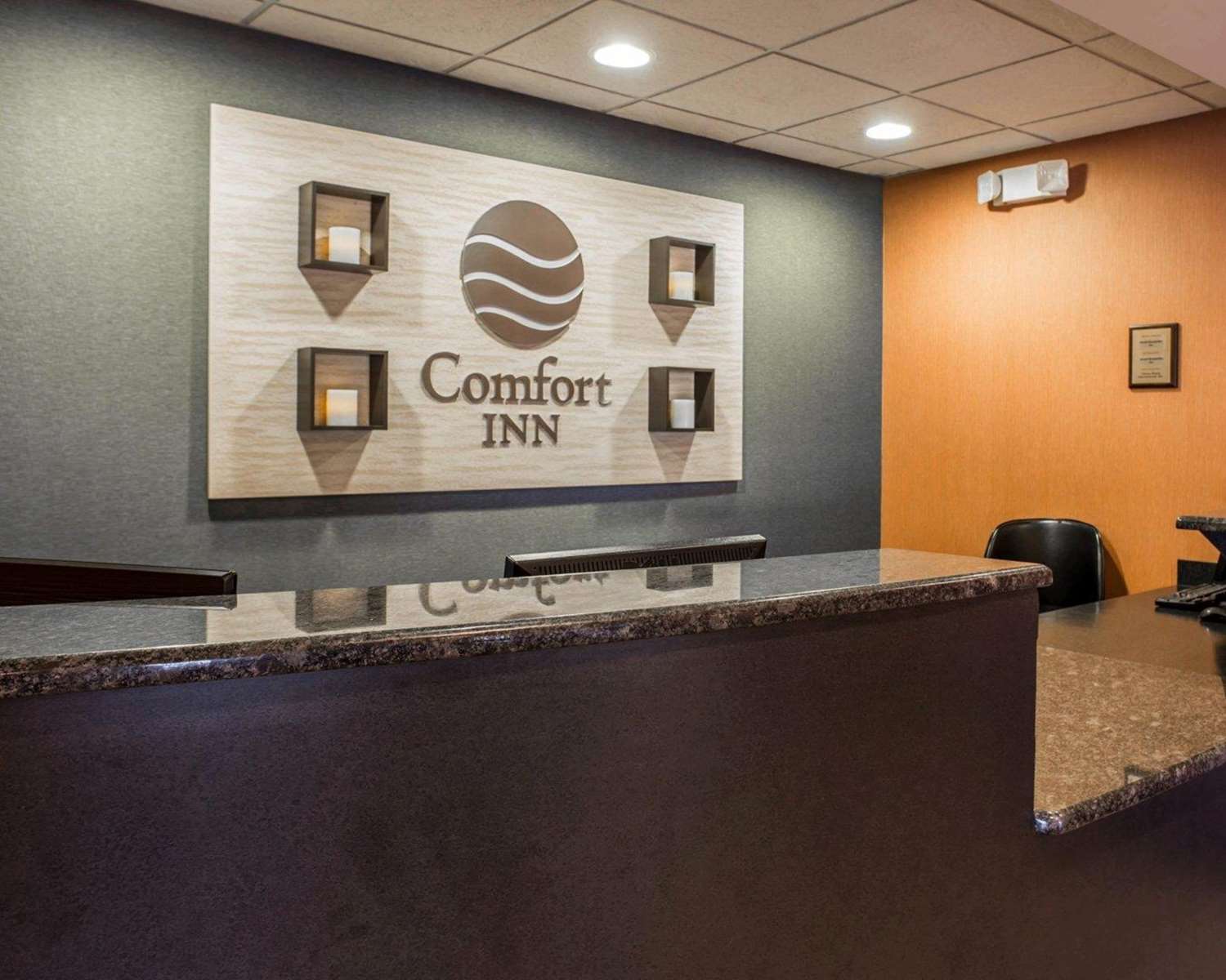 Comfort Inn and Suites Lumberton Central I-95 4/15