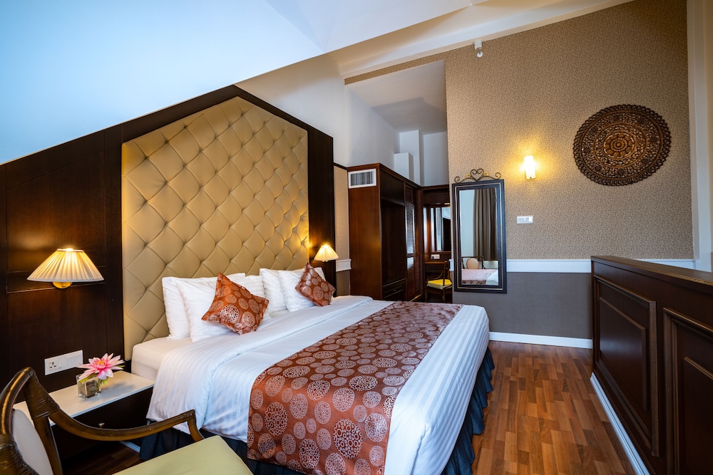 Century Pines Resort 16/50