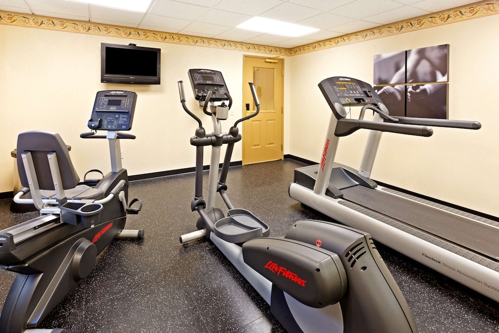 Country Inn & Suites by Radisson, Harrisburg Northeast - Hershey 10/21