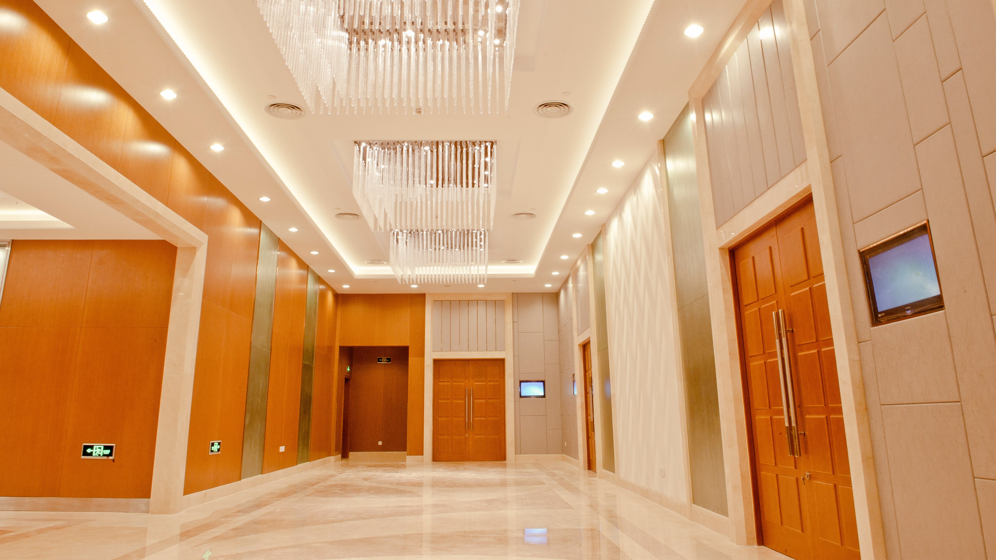 Holiday Inn Pudong 11/76