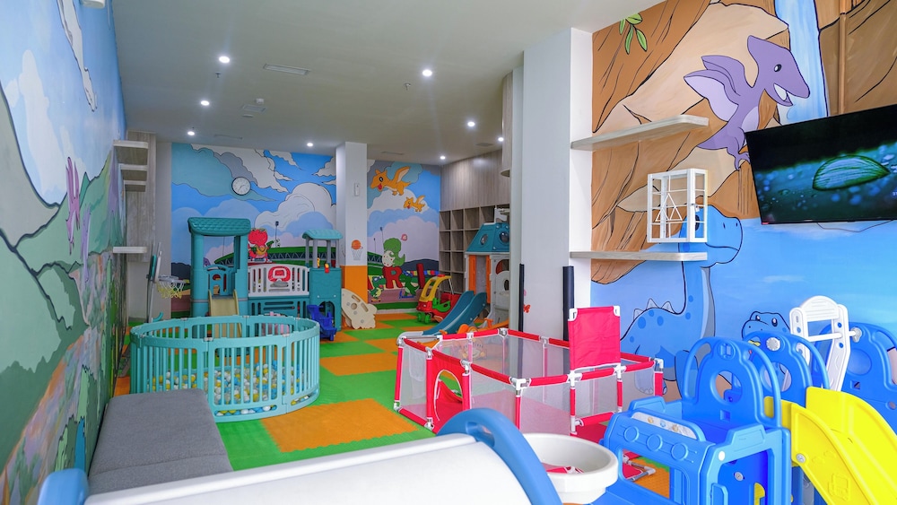 Harris Hotel and Convention Cibinong City Mall Bogor 56/61