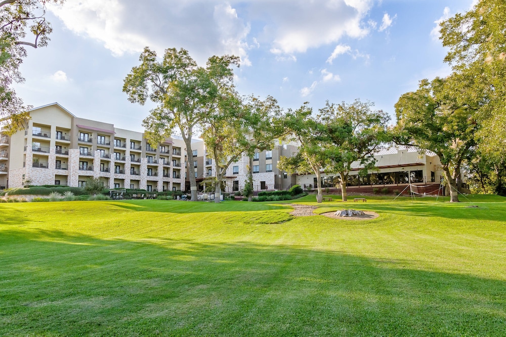 Courtyard New Braunfels River Village 67/78