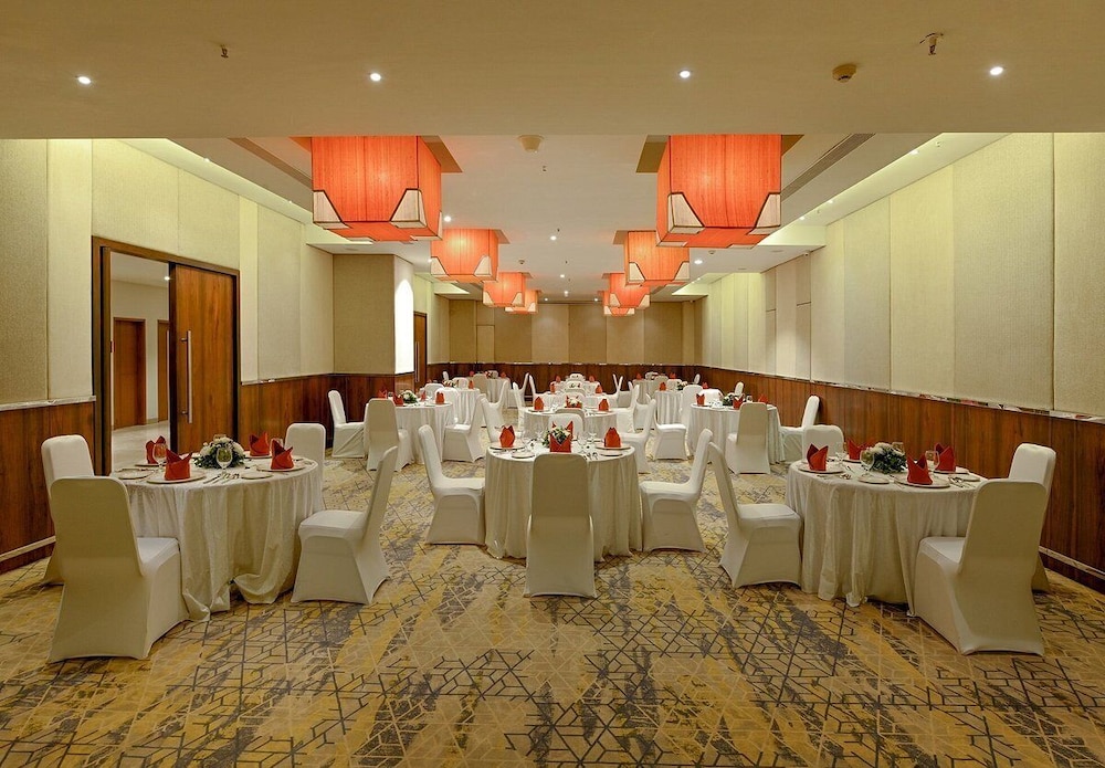 Welcomhotel by ITC Hotels, Ashram Road, Ahmedabad 62/71