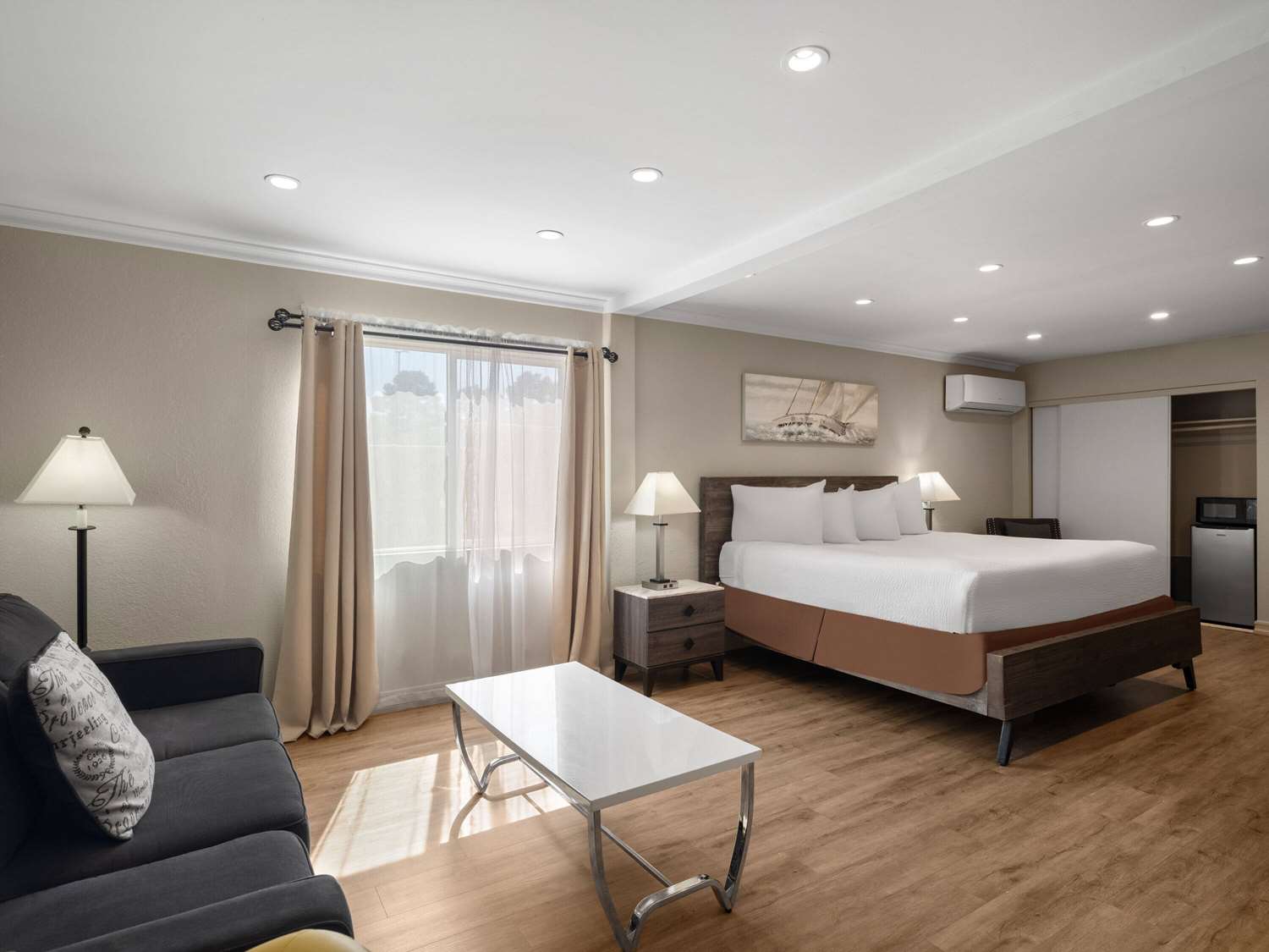 Days Inn by Wyndham Las Vegas Airport Near the Strip 11/21