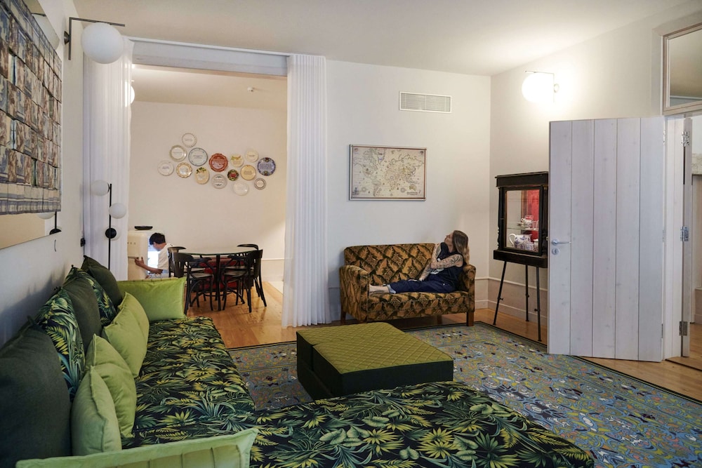 Cais Urban Lodge 35/50