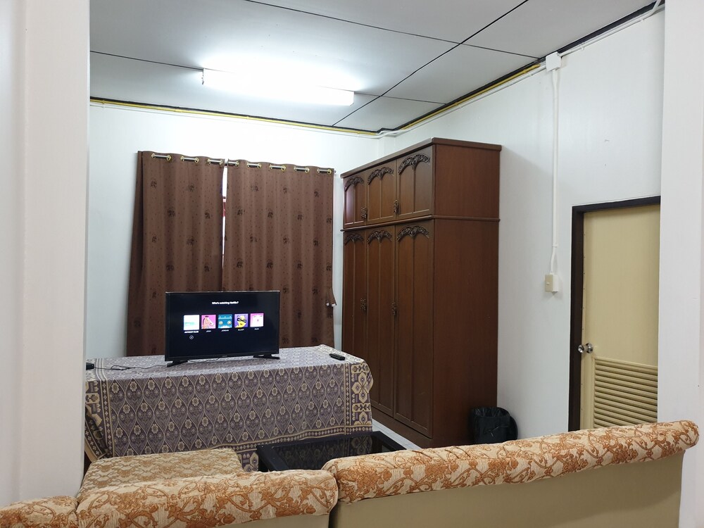 Super Hostel 4/54