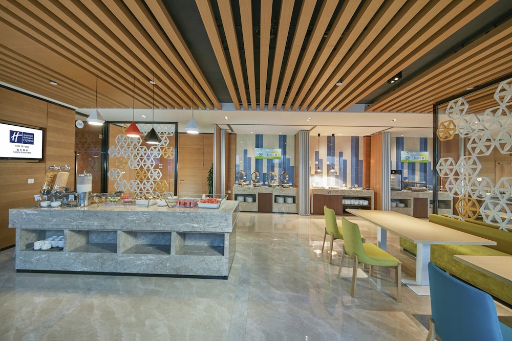 HOLIDAY INN EXPRESS FUZHOU DOWNTOWN 33/59