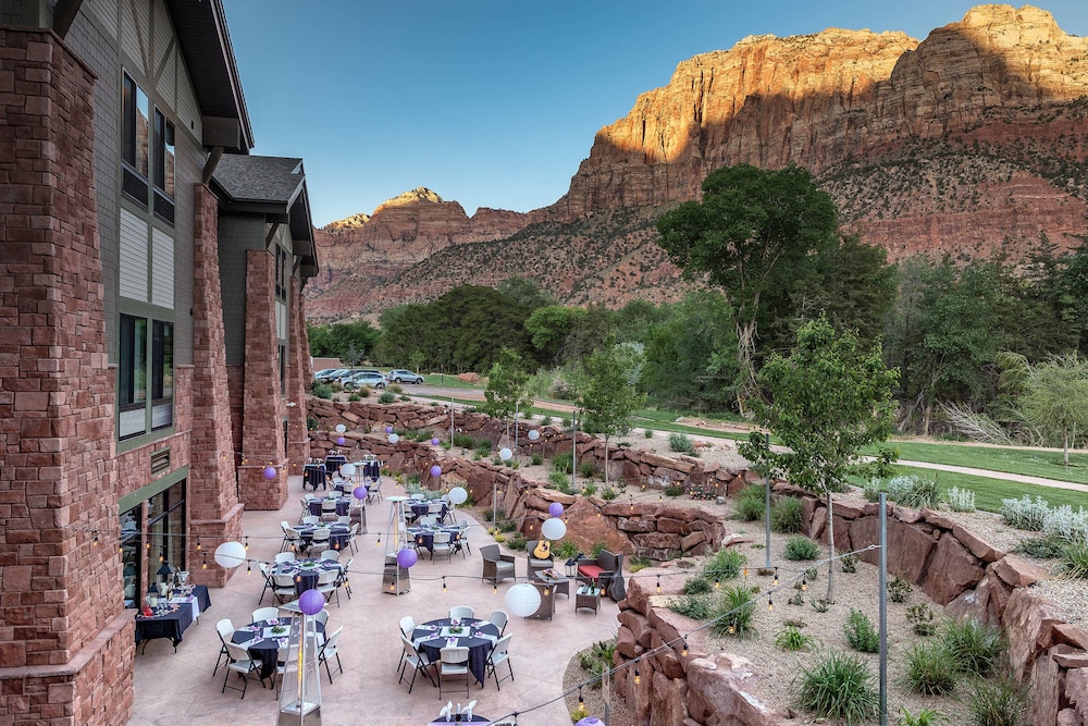 Springhill Suites Springdale Zion National Park 7/52