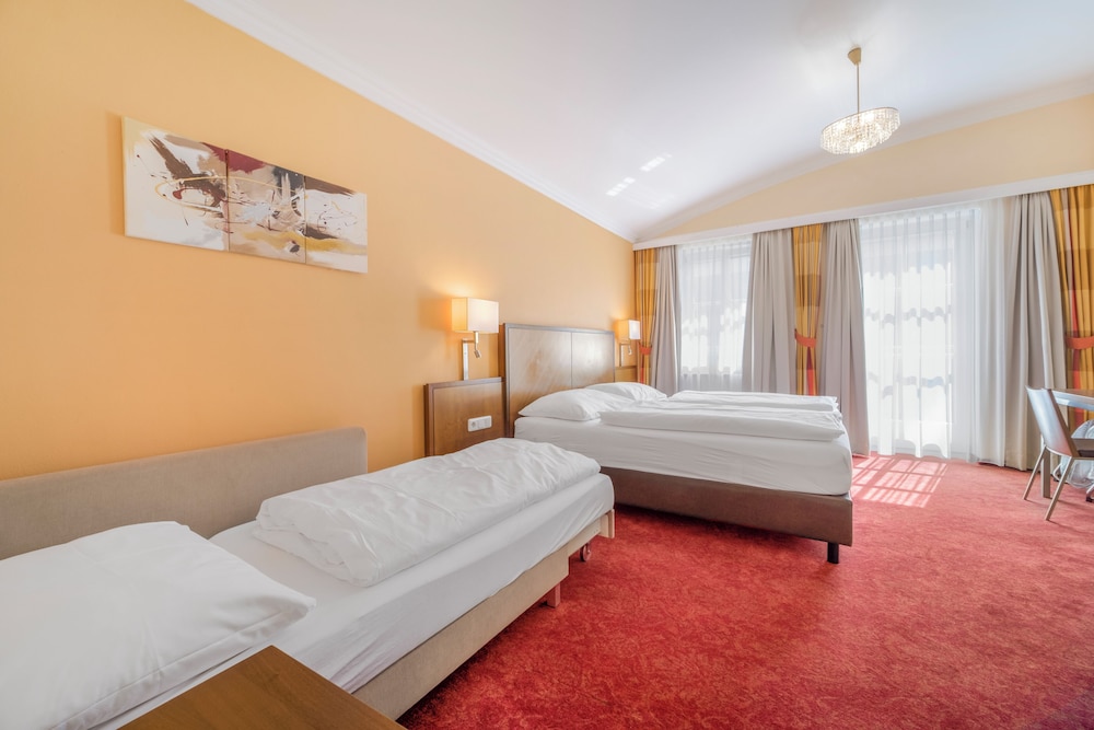 Villa Ceconi By Das Grune Hotel Zur Post - 100 Bio 16/82