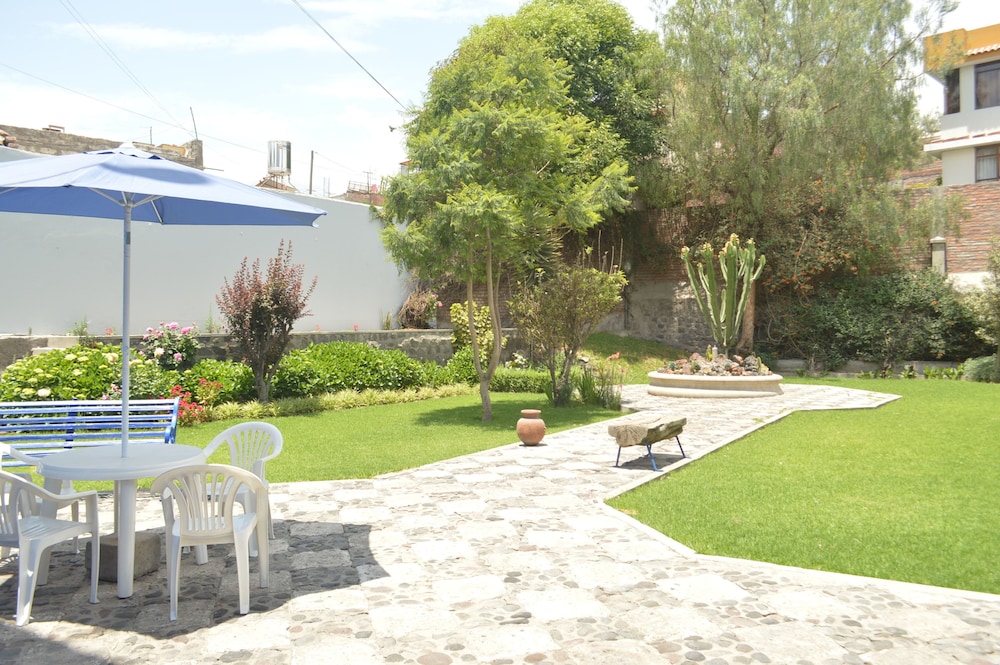 Las Mercedes Hostal Residencial 59/68