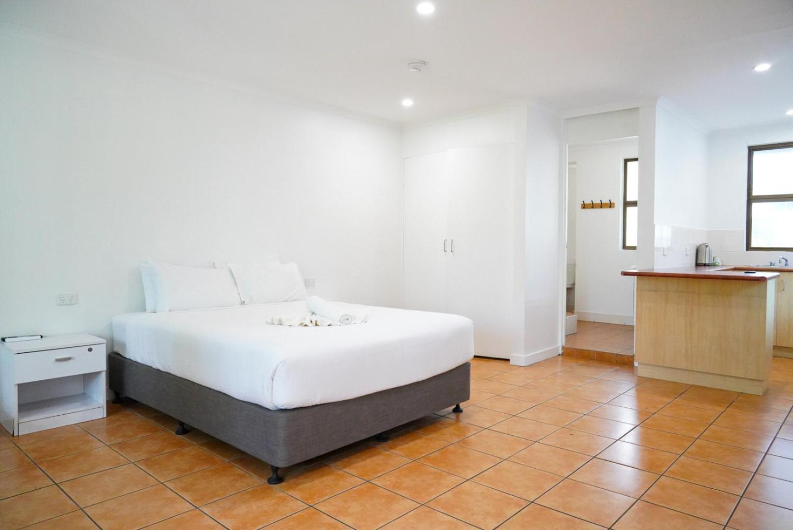 Queen Ensuite