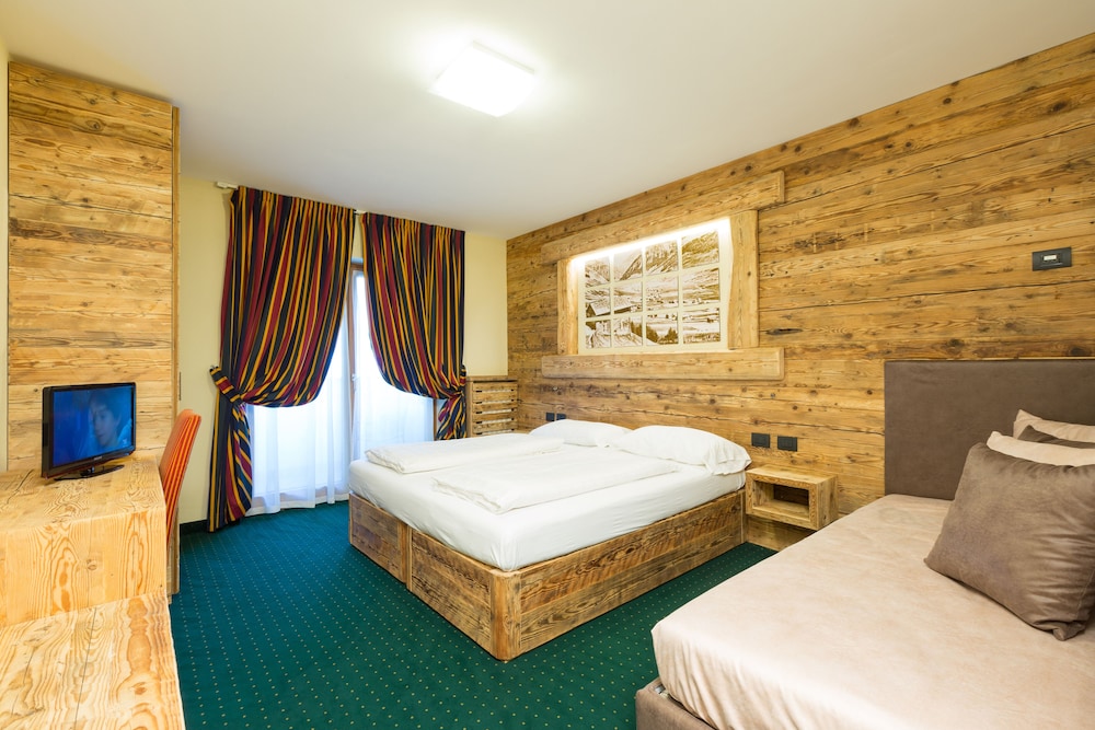 Hotel Touring 20/77