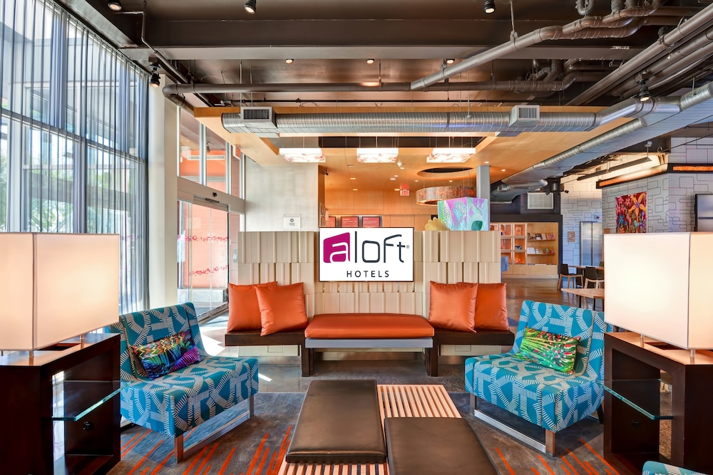 Aloft Phoenix Airport 41/62