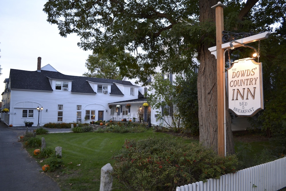 The Dowds Contry Inn and Event Center 46/50