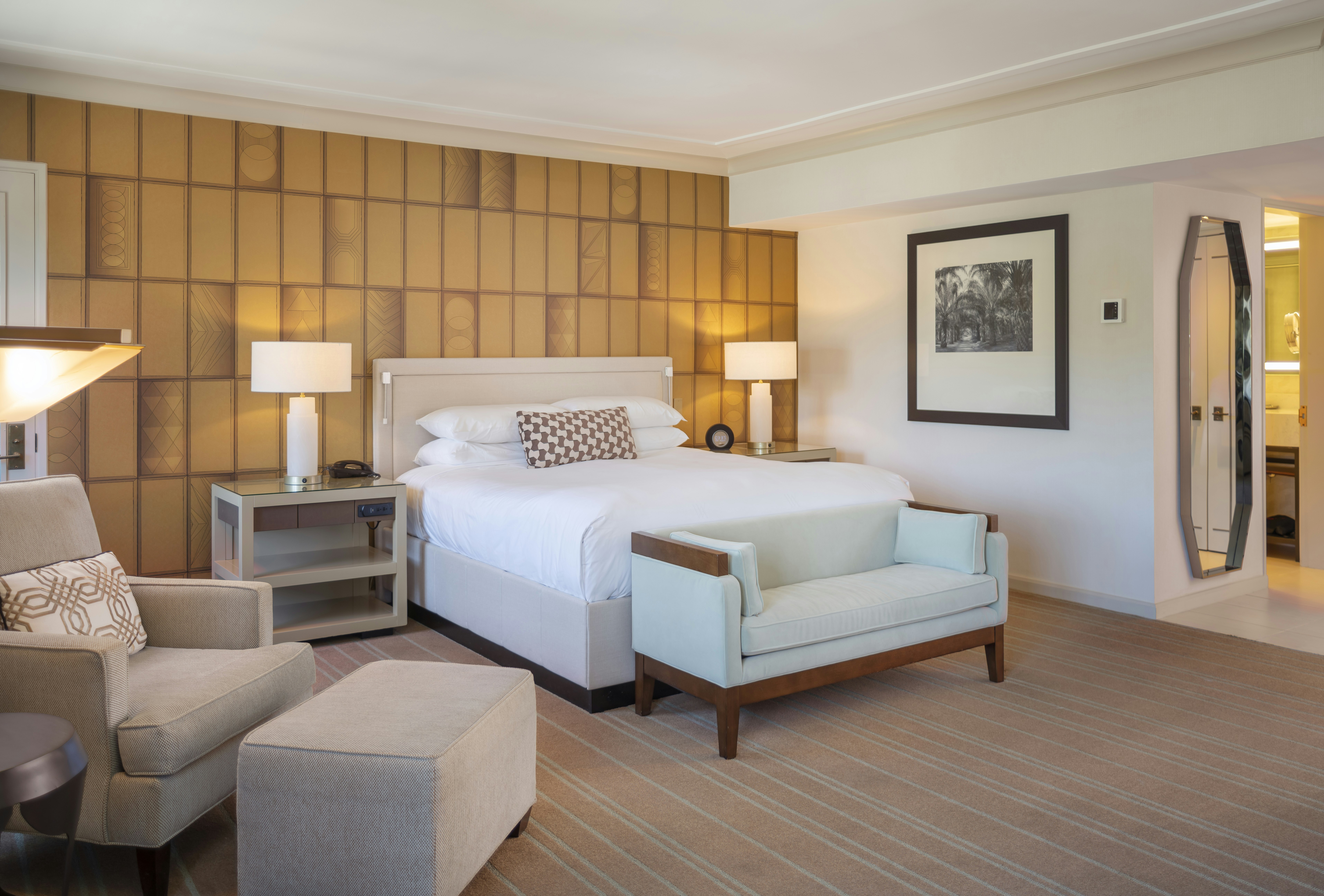 RESORT, KING BED