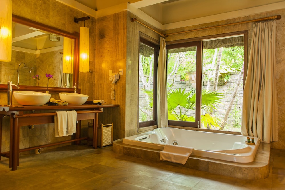 Sun Spa Resort 33/68