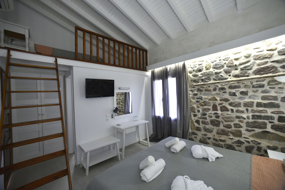 Olive Press Hotel 13/50
