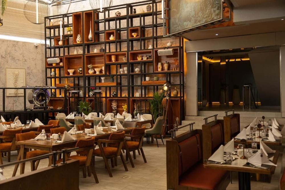Emboita Hotel 47/50