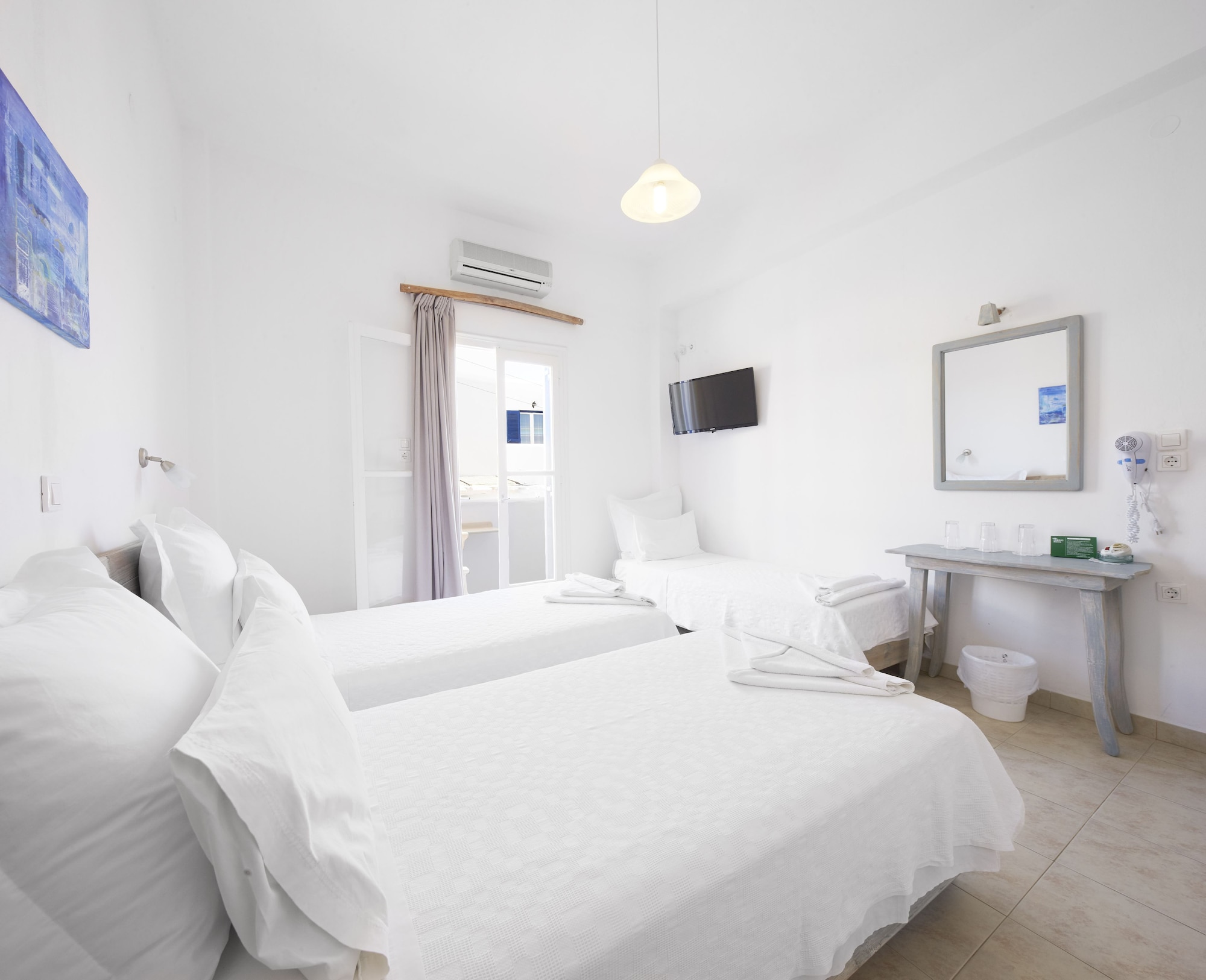 ROOM, TRIPLE