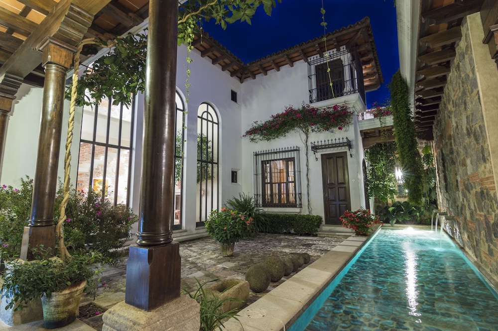 San Rafael Hotel 46/50