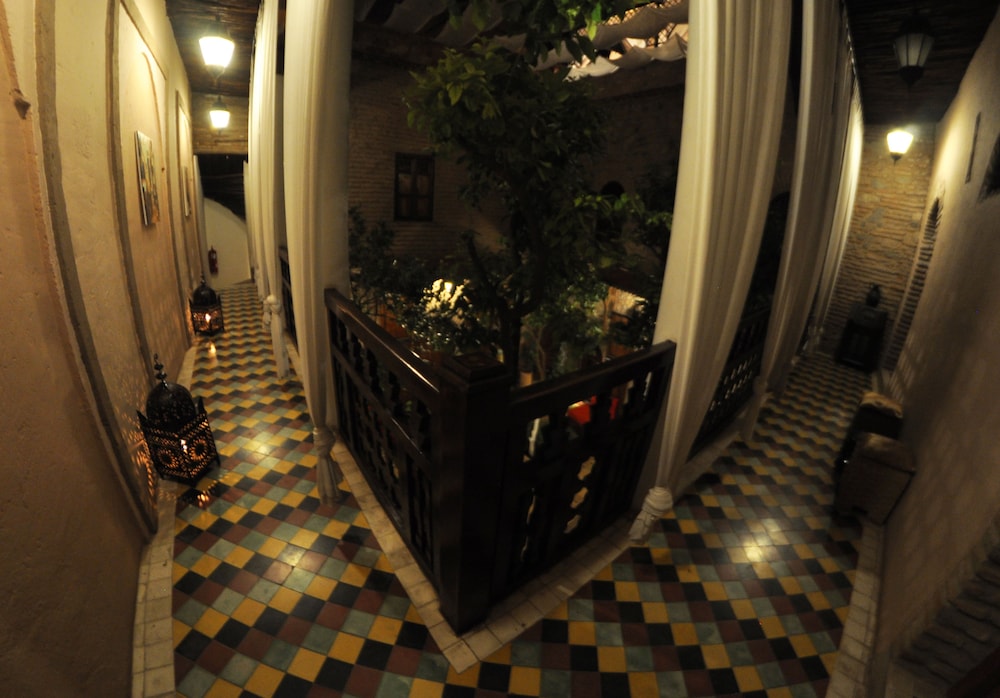Riad Hidden 2/23